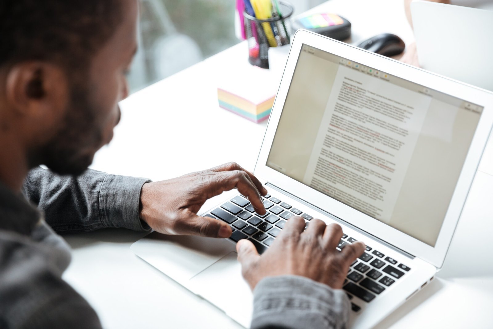 Saiba como construir uma linha editorial para o seu negócio